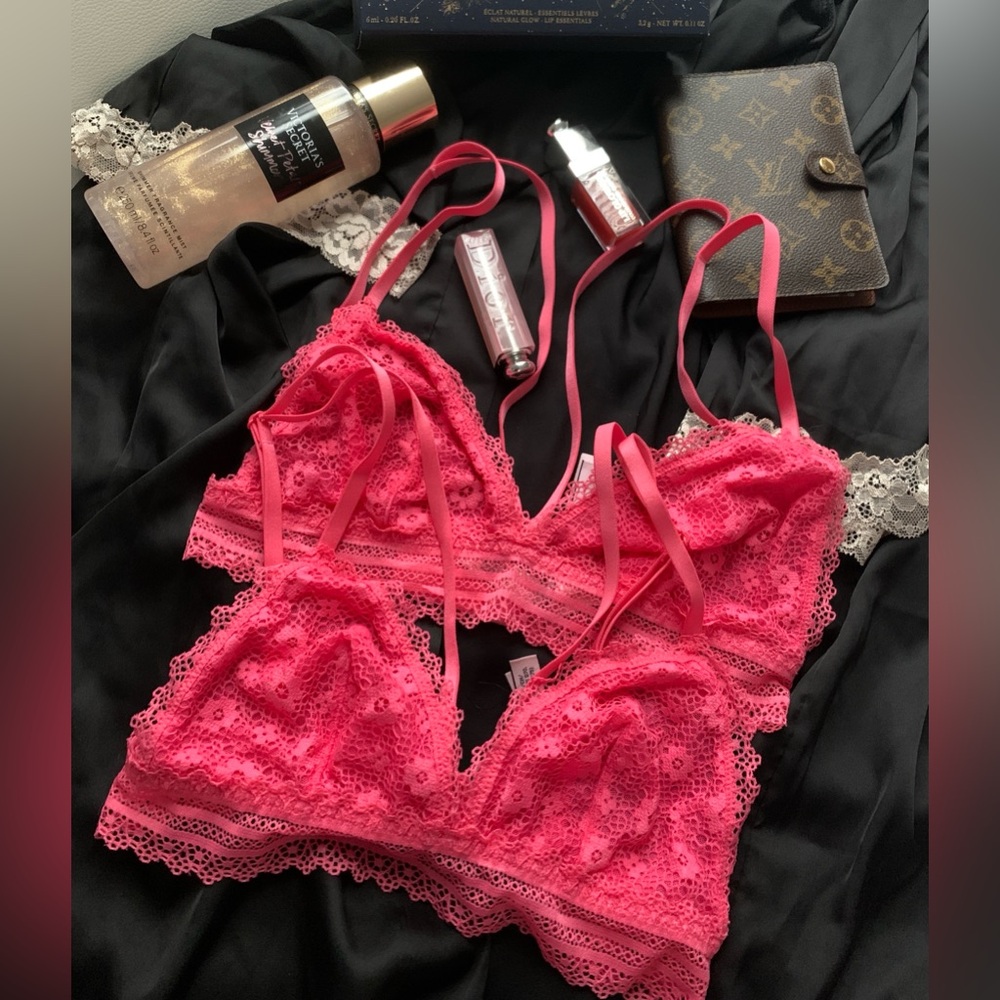 Victoria’s Secrets lace bralette